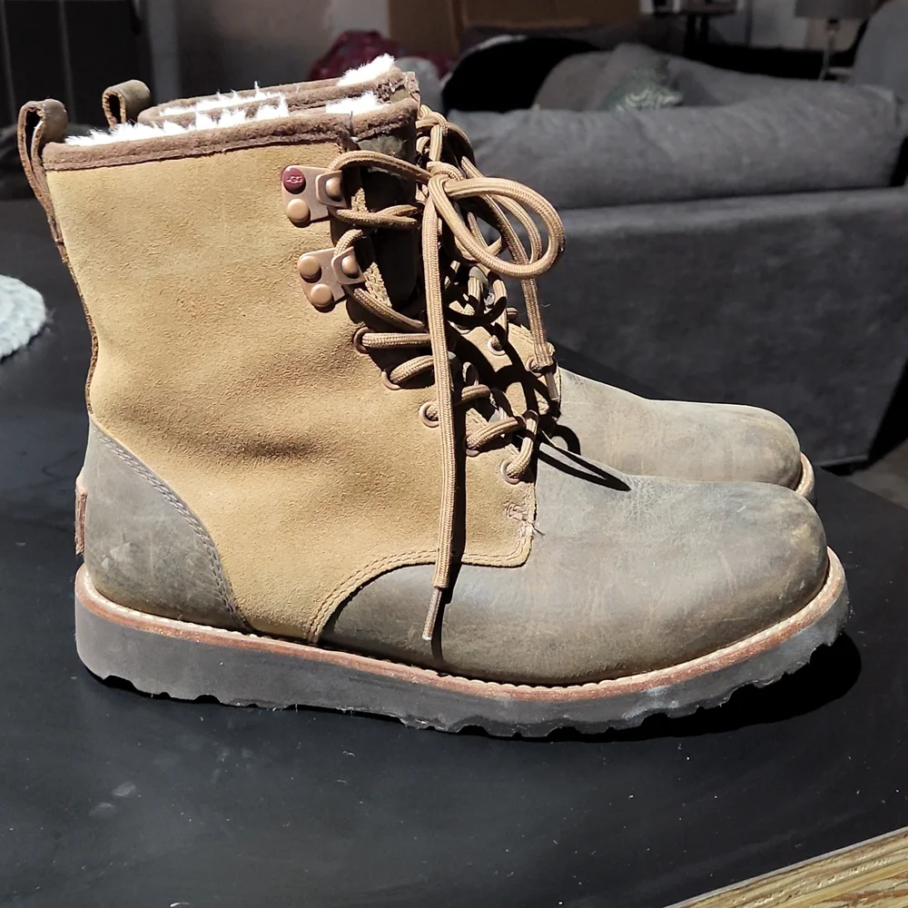 Ugg lace up snow boots - Picture 1 of 5